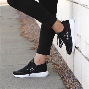 Women’s new balance shoes